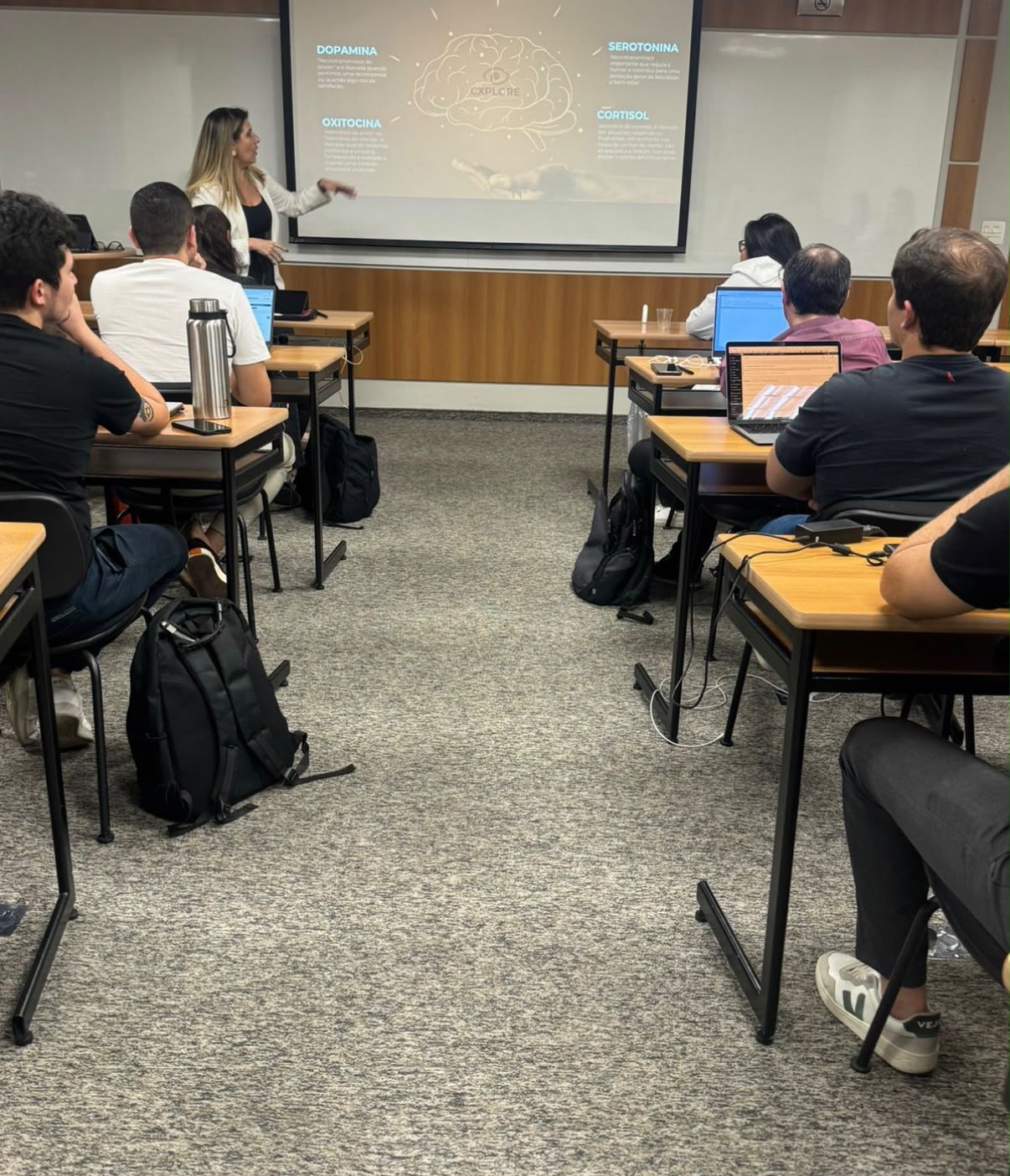 Aula na FGV, neurociência aplicada à experiência